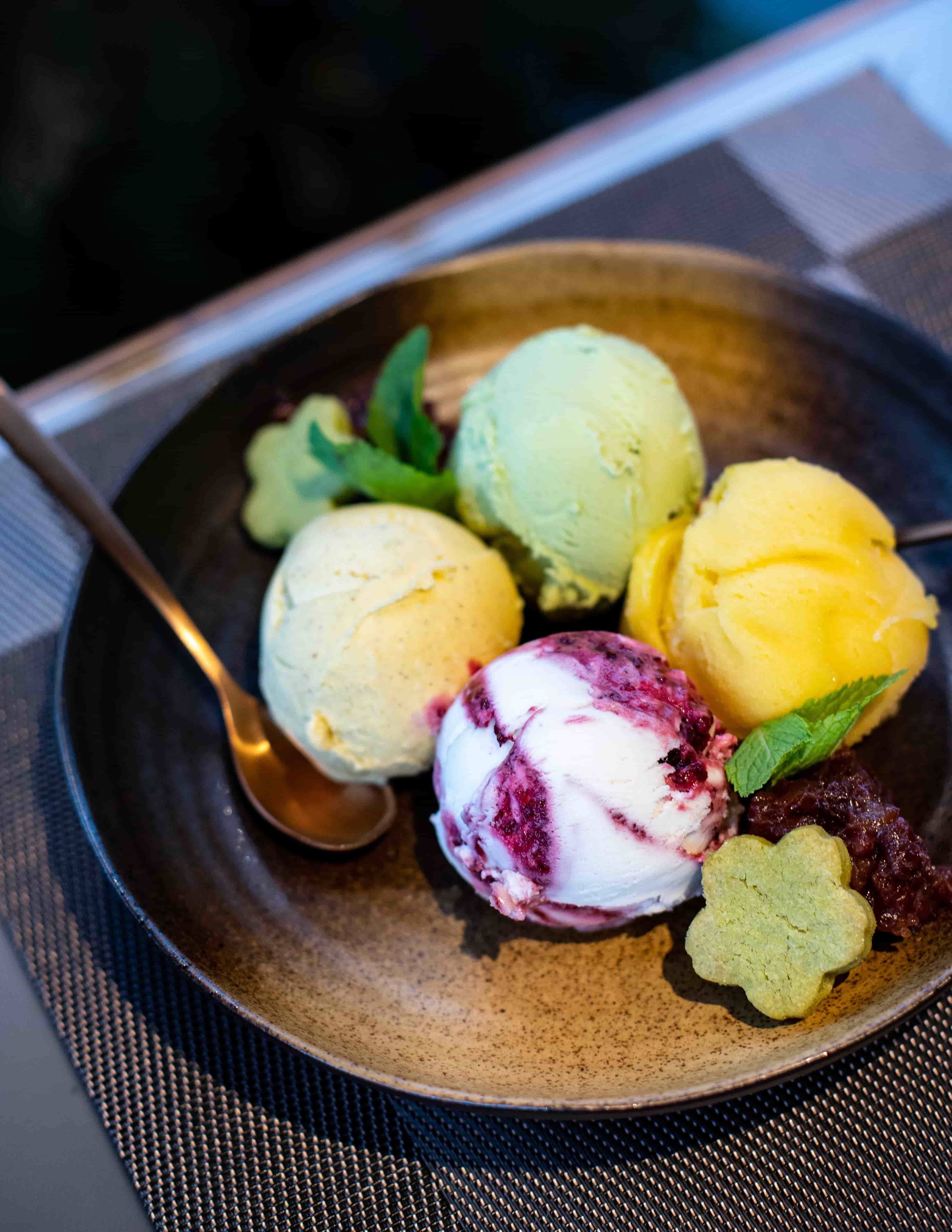 Zitronensorbet im Becher